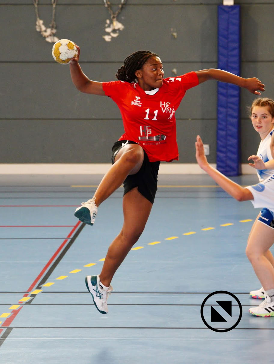 Tir en suspension équipe de handball du club de Sierentz