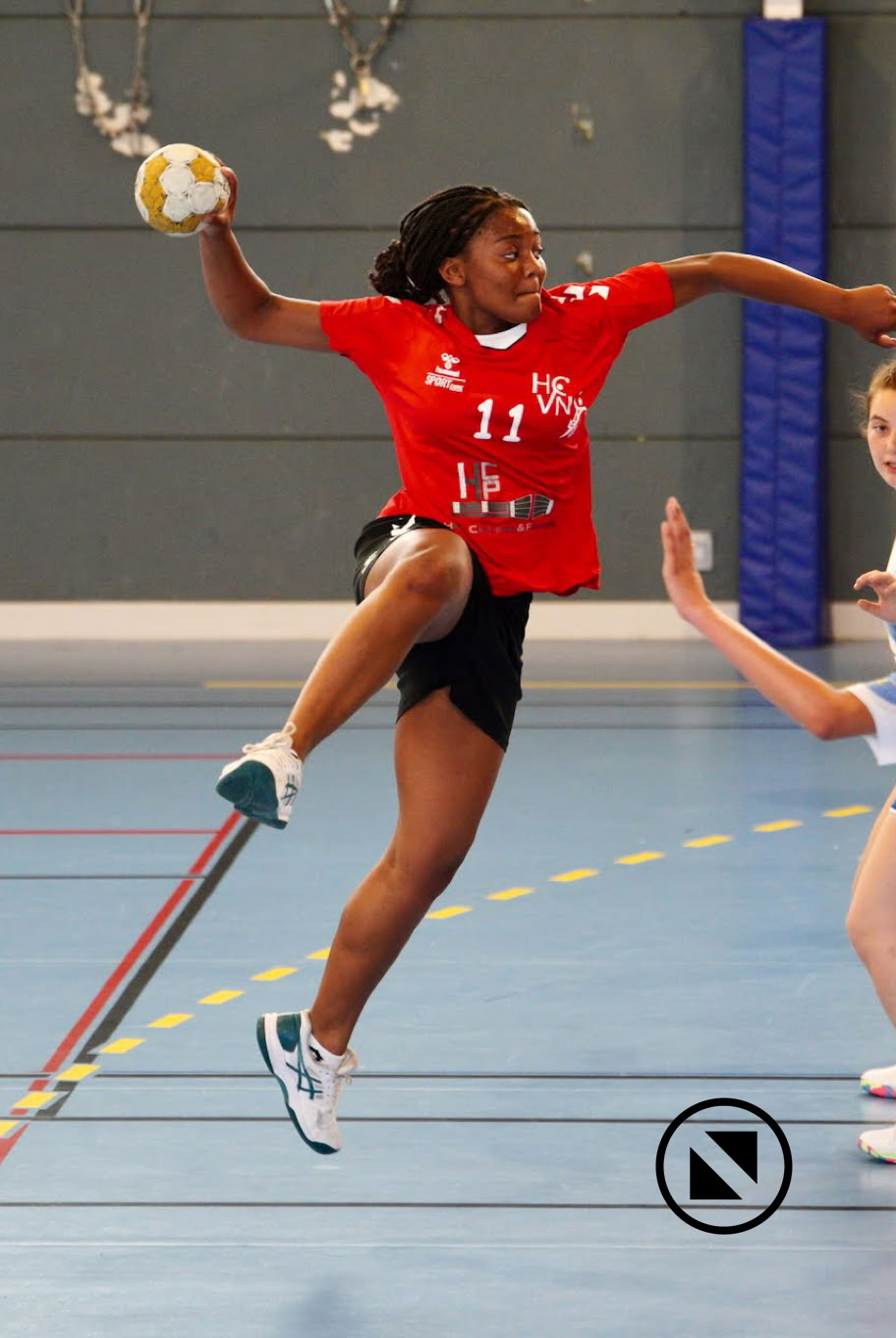 Tir en suspension équipe de handball du club de Sierentz