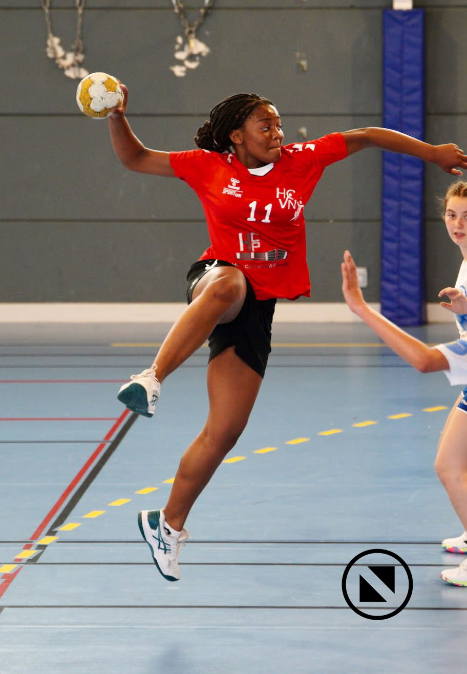 Tir en suspension équipe de handball du club de Sierentz