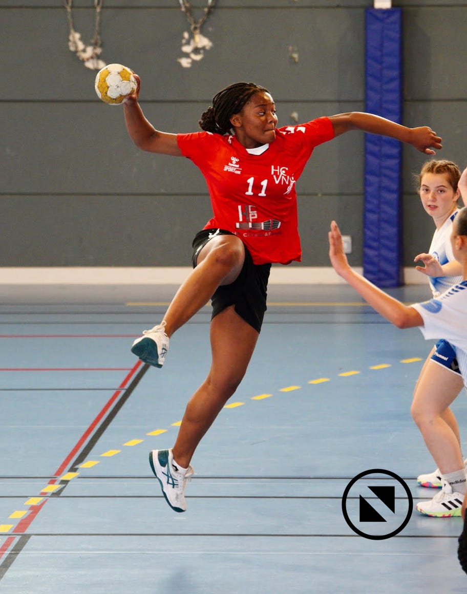 Tir en suspension équipe de handball du club de Sierentz